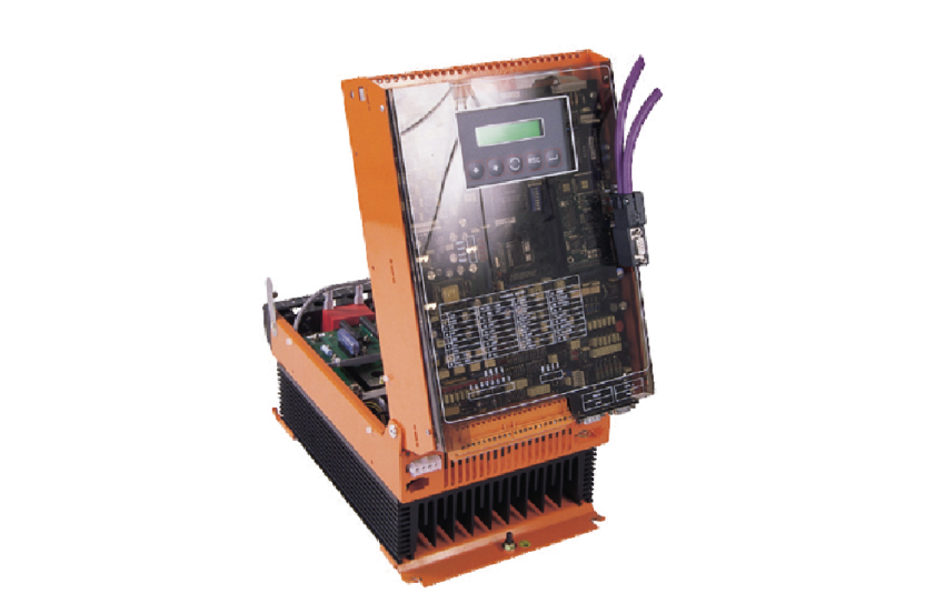 Uni- and bidirectional three-phase digital converters